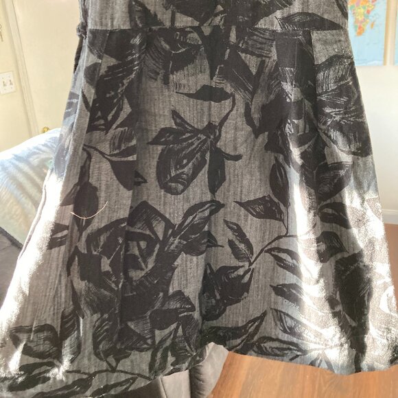 Small Women's Black and Silver Sleeveless Cocktail Dress - Picture 5 of 5